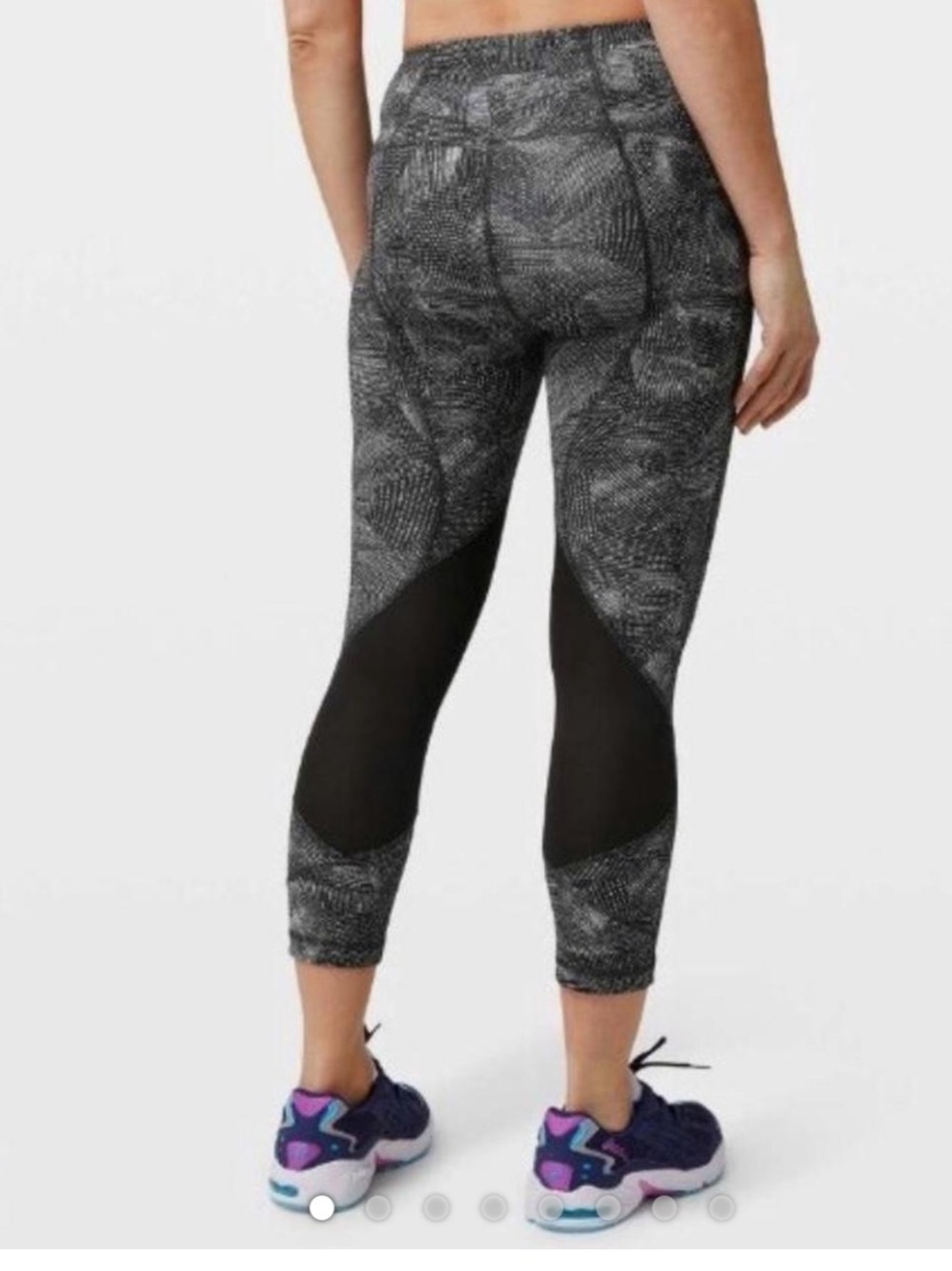 Lululemon pace rival crop